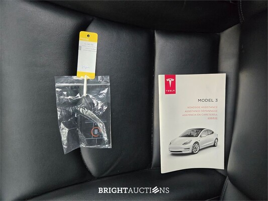 Tesla Model 3 Standard RWD Plus 60 kWh 238pk 2019 (Origineel-NL), G-240-RB