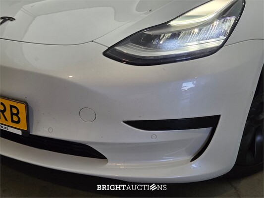 Tesla Model 3 Standard RWD Plus 60 kWh 238pk 2019 (Origineel-NL), G-240-RB