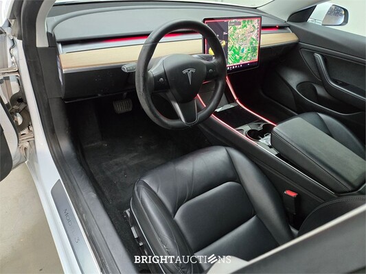 Tesla Model 3 Standard RWD Plus 60 kWh 238pk 2019 (Origineel-NL), G-240-RB