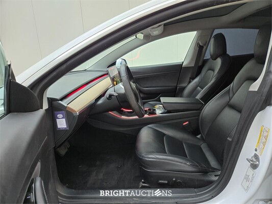 Tesla Model 3 Standard RWD Plus 60 kWh 238pk 2019 (Origineel-NL), G-240-RB