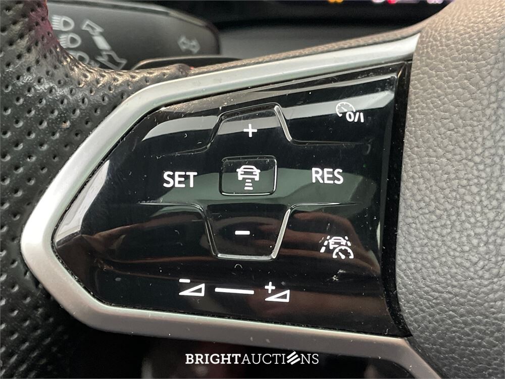 Volkswagen Golf GTI 2.0 TSI 301pk 2021, T-999-KK
