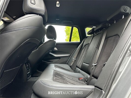 BMW 320d Touring M Sport 190 PS 2023 3er-Reihe (Original-NL + Erstbesitz), T-274-GG