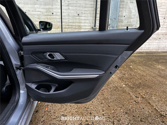 BMW 320d Touring M Sport 190 PS 2023 3er-Reihe (Original-NL + Erstbesitz), T-274-GG