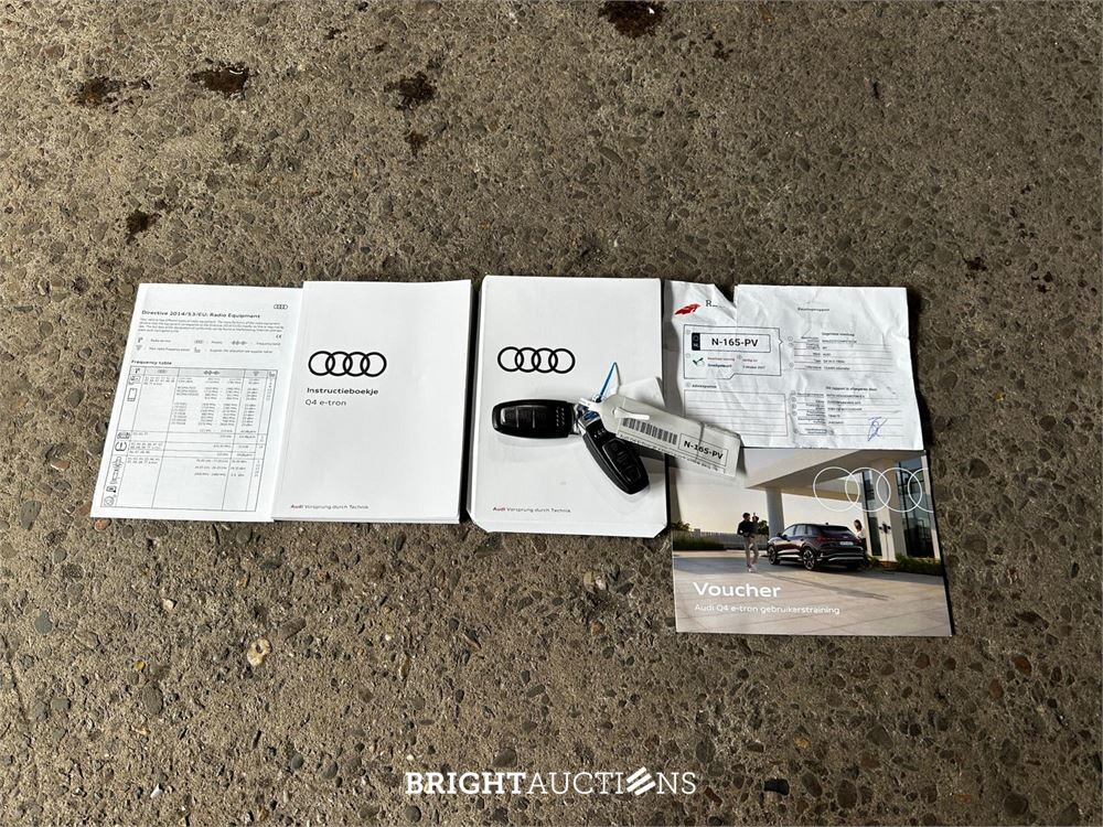 Audi Q4 e-tron 35 Launch edition Advanced 55 kWh 170pk 2021 (Origineel-NL + 1e eigenaar), N-165-PV