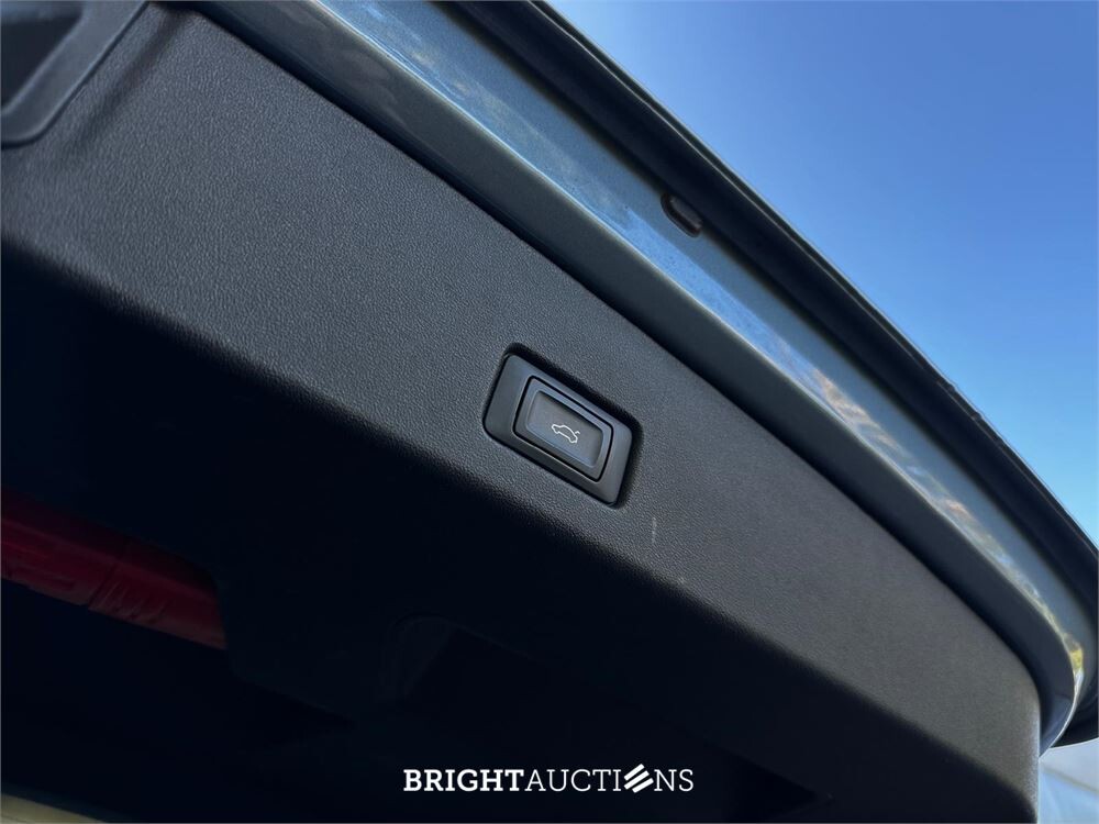 Audi Q4 e-tron 35 Launch edition Advanced 55 kWh 170pk 2021 (Origineel-NL + 1e eigenaar), N-165-PV
