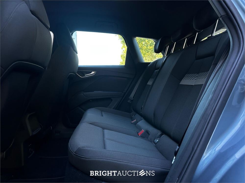 Audi Q4 e-tron 35 Launch edition Advanced 55 kWh 170pk 2021 (Origineel-NL + 1e eigenaar), N-165-PV