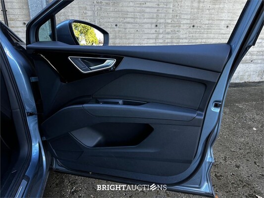 Audi Q4 e-tron 35 Launch edition Advanced 55 kWh 170pk 2021 (Origineel-NL + 1e eigenaar), N-165-PV