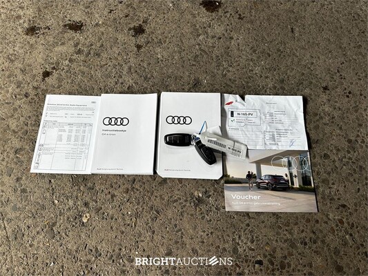 Audi Q4 e-tron 35 Launch edition Advanced 55 kWh 170pk 2021 (Origineel-NL + 1e eigenaar), N-165-PV