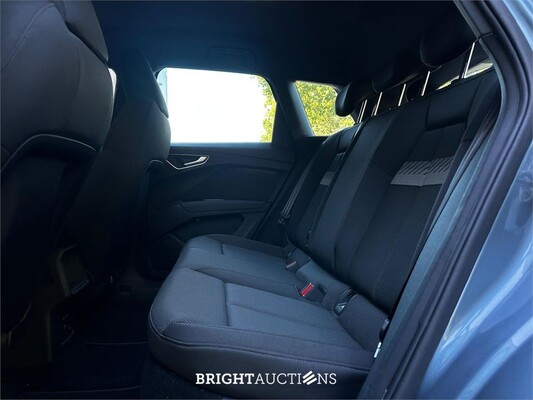 Audi Q4 e-tron 35 Launch edition Advanced 55 kWh 170pk 2021 (Origineel-NL + 1e eigenaar), N-165-PV
