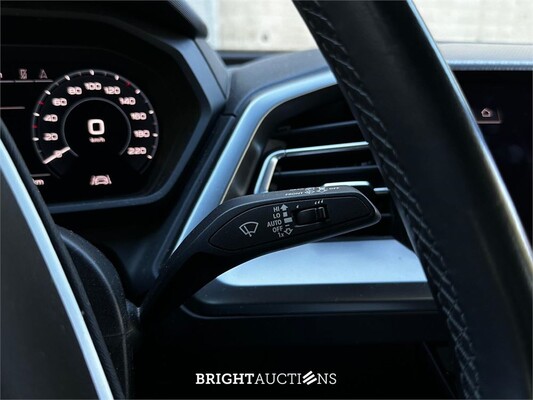 Audi Q4 e-tron 35 Launch edition Advanced 55 kWh 170pk 2021 (Origineel-NL + 1e eigenaar), N-165-PV