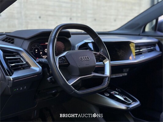 Audi Q4 e-tron 35 Launch edition Advanced 55 kWh 170pk 2021 (Origineel-NL + 1e eigenaar), N-165-PV