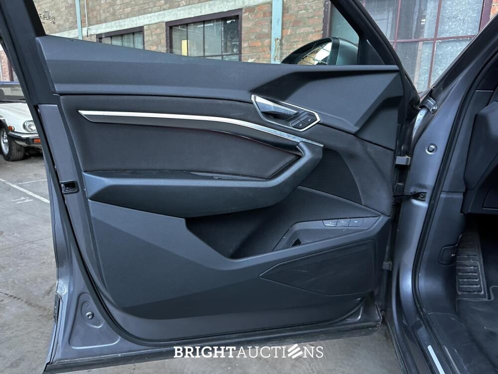 2021 Audi e-tron 55 quattro Advanced Edition 95 kWh 408pk (Original Dutch + 1st owner), N-206-TT
