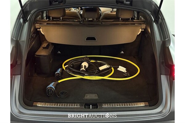Mercedes-Benz EQC 400 4MATIC80 Business Solution AMG 80 kWh 2021 (Origineel-NL) EQC-Klasse, L-175-ZJ