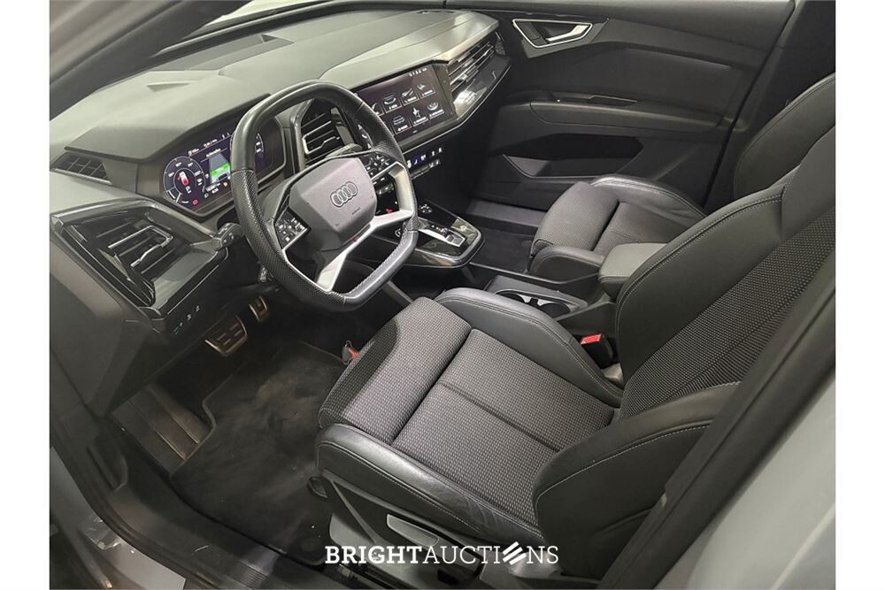 Audi Q4 40 S edition 77 kWh 2022 (Origineel-NL), R-245-LF