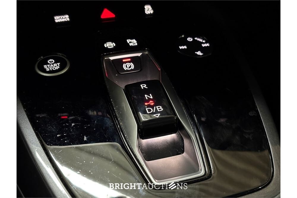Audi Q4 40 S edition 77 kWh 2022 (Origineel-NL), R-245-LF