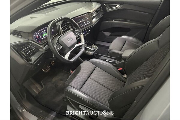 Audi Q4 40 S edition 77 kWh 2022 (Origineel-NL), R-245-LF