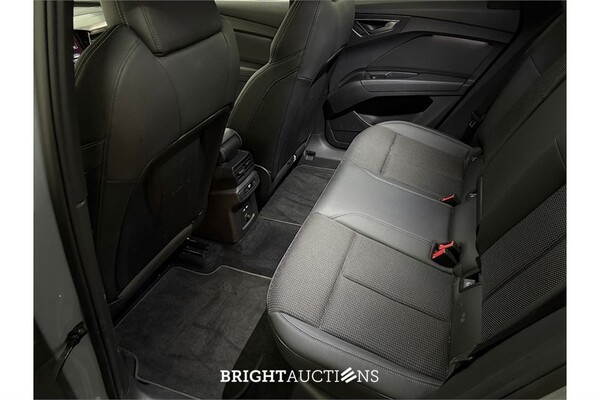 Audi Q4 40 S edition 77 kWh 2022 (Origineel-NL), R-245-LF
