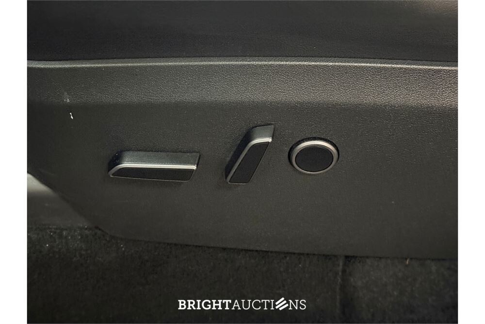 Tesla Model Y Performance AWD 75 kWh 2023 (Origineel-NL), X-353-BR