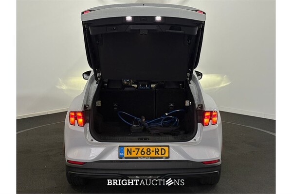 Ford Mustang RWD 75 kWh 2021 (Origineel-NL), N-768-RD