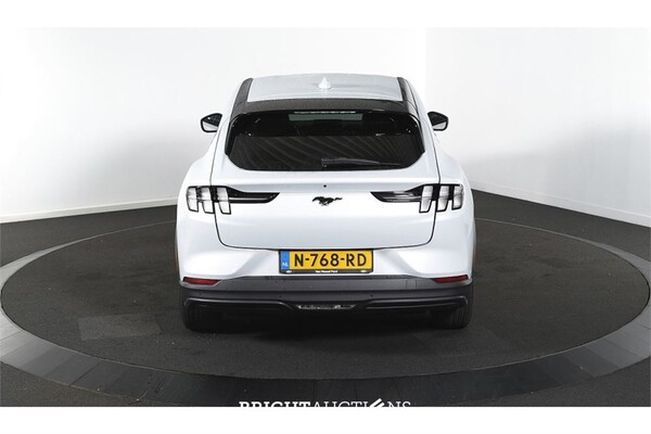 Ford Mustang RWD 75 kWh 2021 (Origineel-NL), N-768-RD