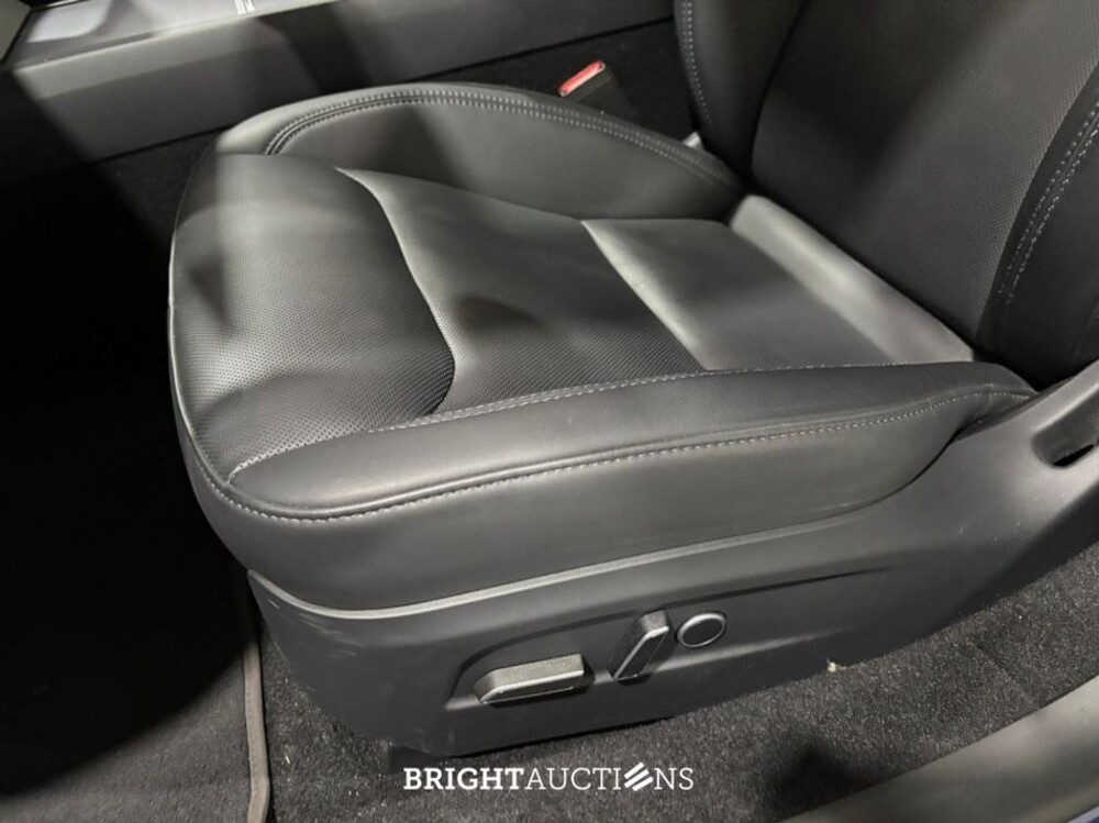 Tesla Model 3 RWD Highland 19 inch 60 kWh 283pk 2023 (Origineel-NL), X-156-DB