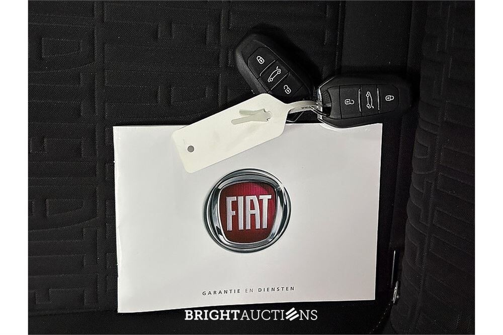 Fiat 600 Hybrid Urban 1.2 100pk 2025 (Origineel-NL), HVK-88-B