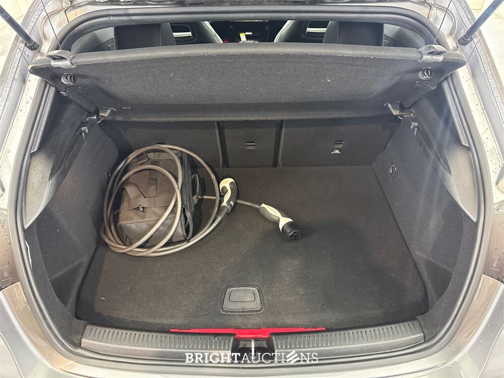 Mercedes-Benz A250 e AMG Line 262pk 2021 A-klasse, N-353-ZN