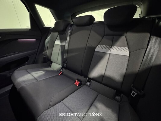 Audi Q4 e-tron 40 Launch edition Advanced 77 kWh 204pk 2021 (Origineel-NL), N-414-FZ