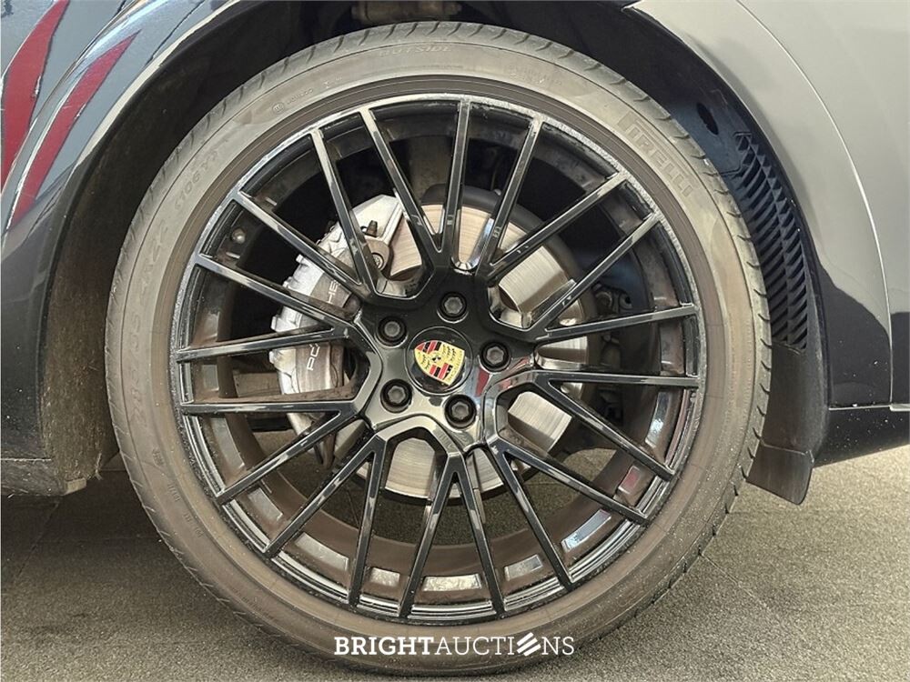 Porsche Cayenne E-Hybrid Platinum Edition 3.0 476pk 2022 (Origineel-NL), P-588-ZV