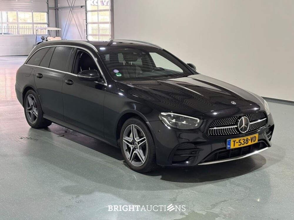 Mercedes-Benz e 300 e E-Klasse Estat AMG Line 333pk 2023 (Origineel-NL) E-klasse, T-538-VD