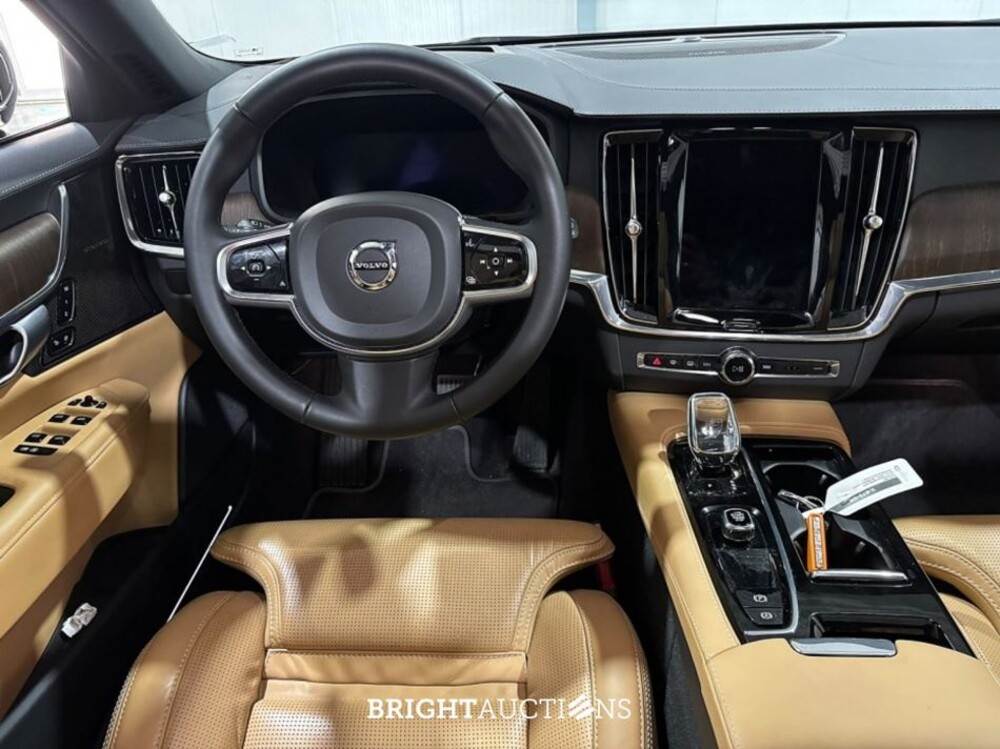 Volvo V90 T6 Plug-in Hybrid Ultimate Bright 2.0 AWD 398pk 2023 (Origineel-NL), X-873-GN