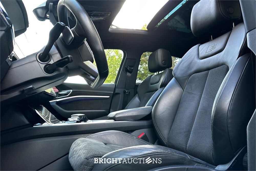 Audi e-tron Sportback 50 S edition Quattro 71 kWh 313pk 2021, T-261-RR