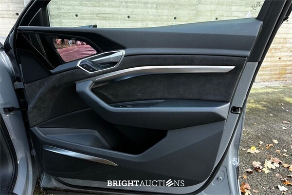 Audi e-tron Sportback 50 S edition Quattro 71 kWh 313pk 2021, T-261-RR