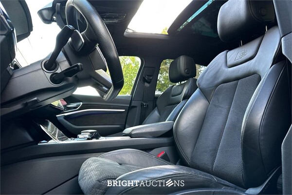 Audi e-tron Sportback 50 S edition Quattro 71 kWh 313pk 2021, T-261-RR