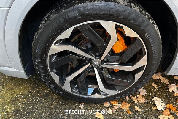 Audi e-tron Sportback 50 S edition Quattro 71 kWh 313pk 2021, T-261-RR
