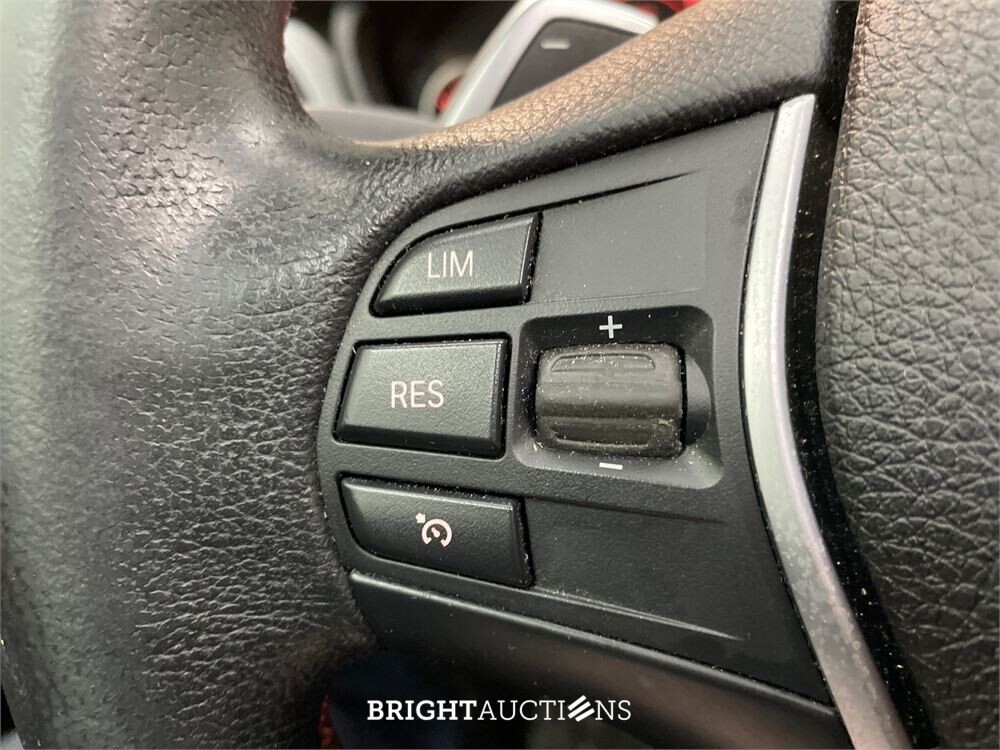 BMW 320i 3-serie Gran Turismo Luxury 184pk 2015 3-Serie, NH-052-Z