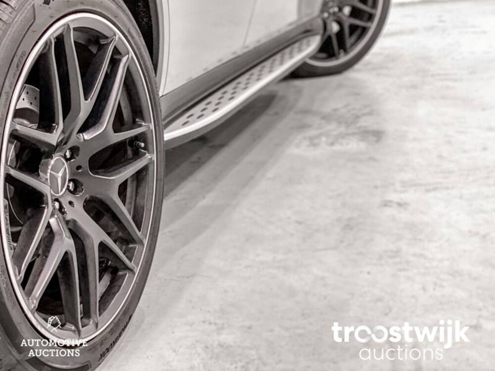 Mercedes-Benz GLE63 Coupé AMG Car