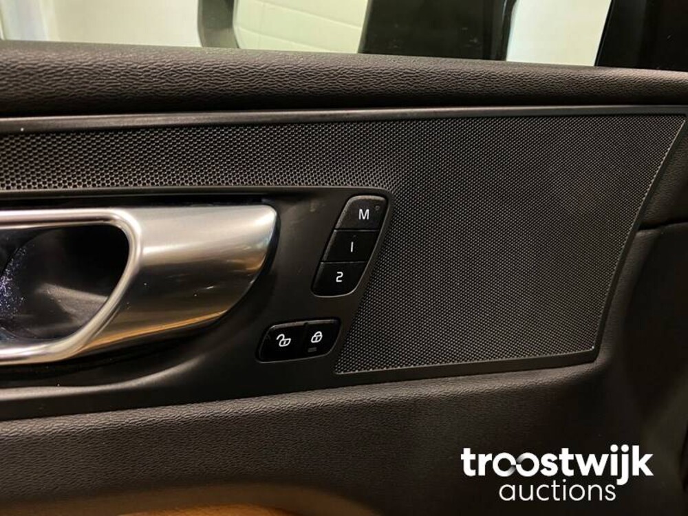 Volvo XC60 2.0 D4 Inscription Car