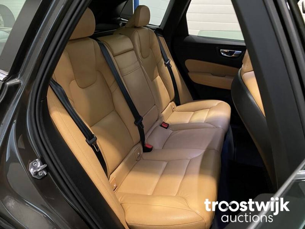 Volvo XC60 2.0 D4 Inscription Car