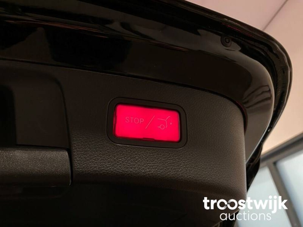 Mercedes-Benz GLA45 AMG 4Matic Yellow Night Edition Car