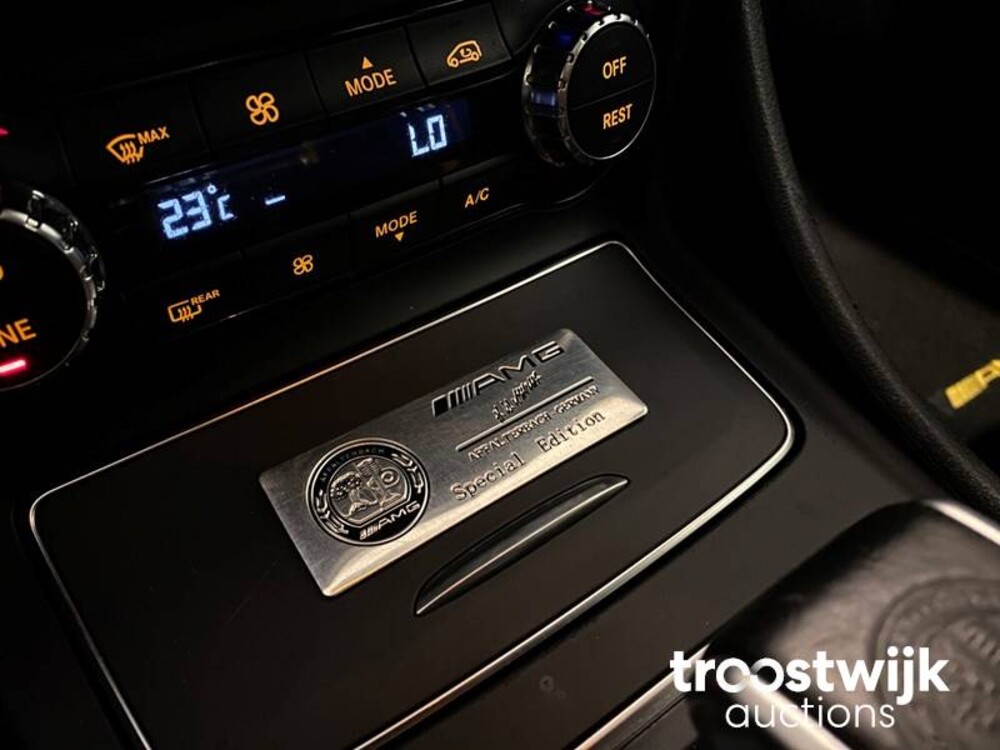 Mercedes-Benz GLA45 AMG 4Matic Yellow Night Edition Car