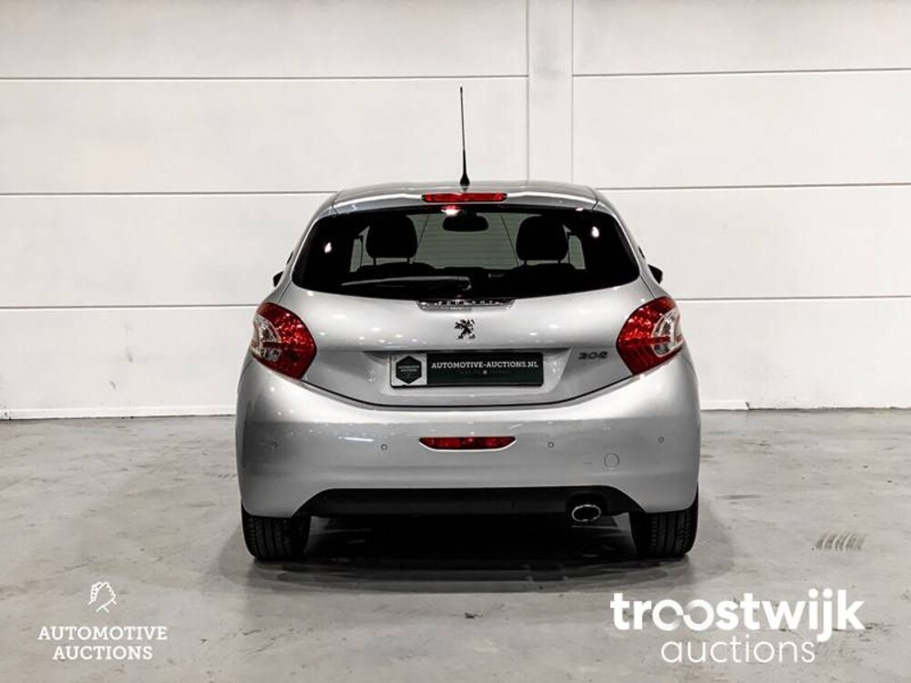 Peugeot 208 1.2 VTi Envy Car
