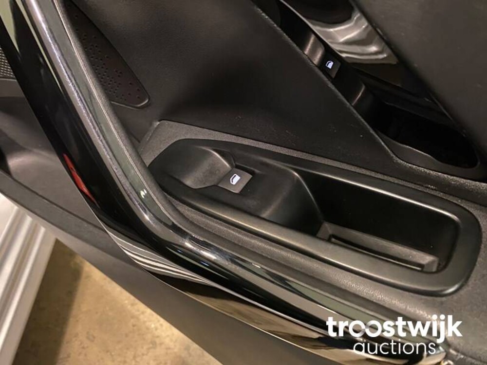 Peugeot 208 1.2 VTi Envy Car