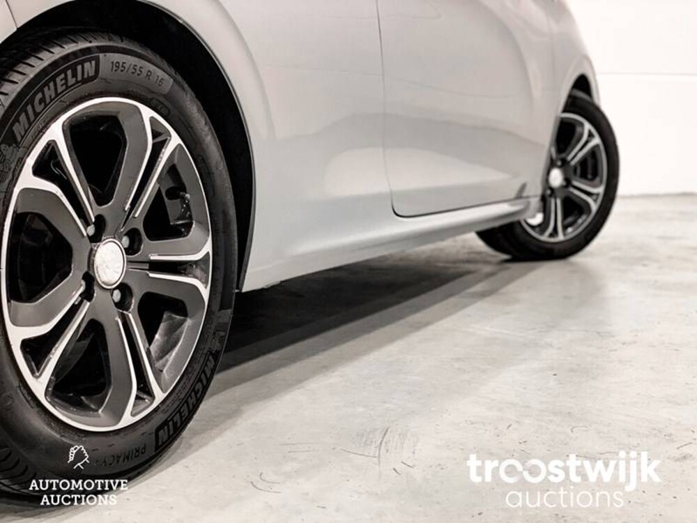 Peugeot 208 1.2 VTi Envy Car