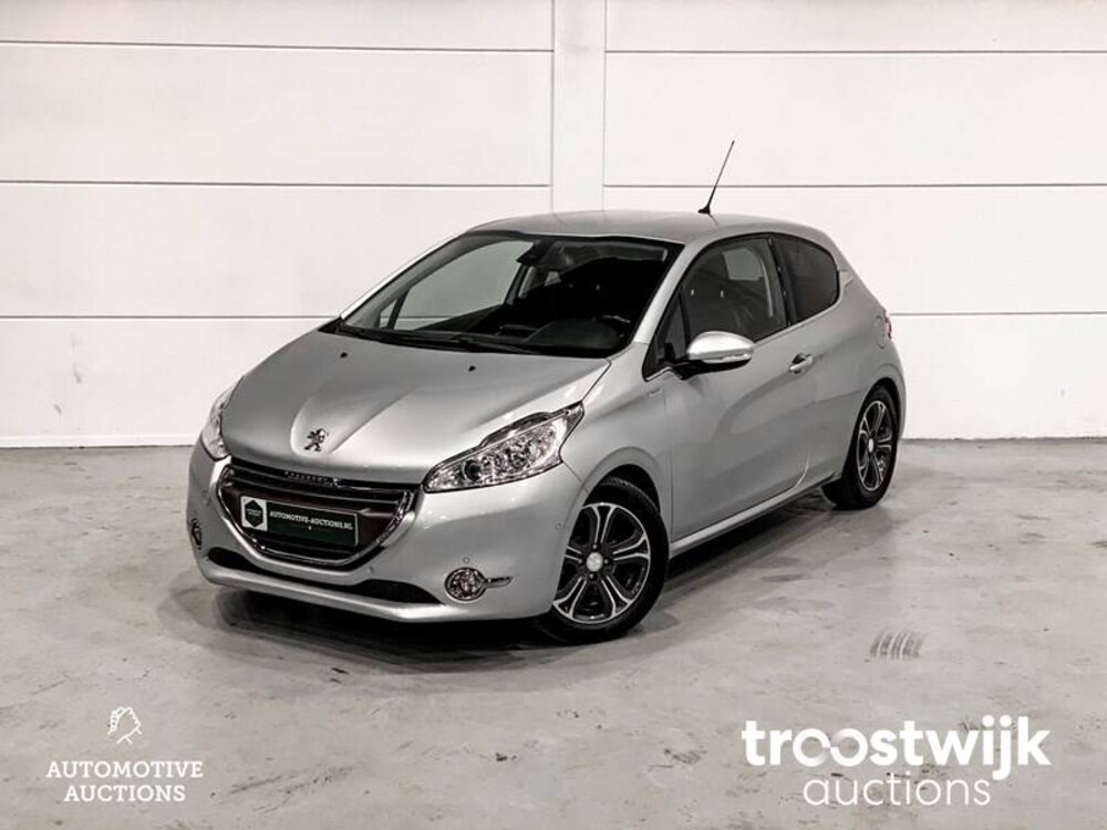 Peugeot 208 1.2 VTi Envy Car