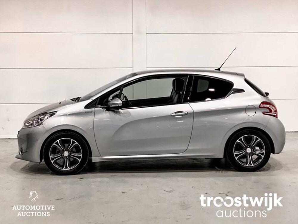 Peugeot 208 1.2 VTi Envy Car