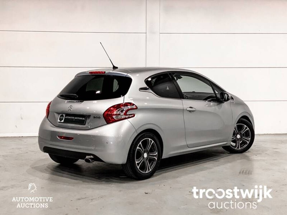 Peugeot 208 1.2 VTi Envy Car