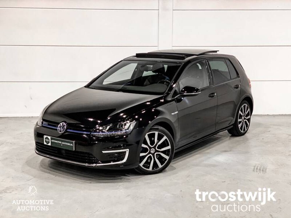 Volkswagen Golf GTE 1.4 TSI Car