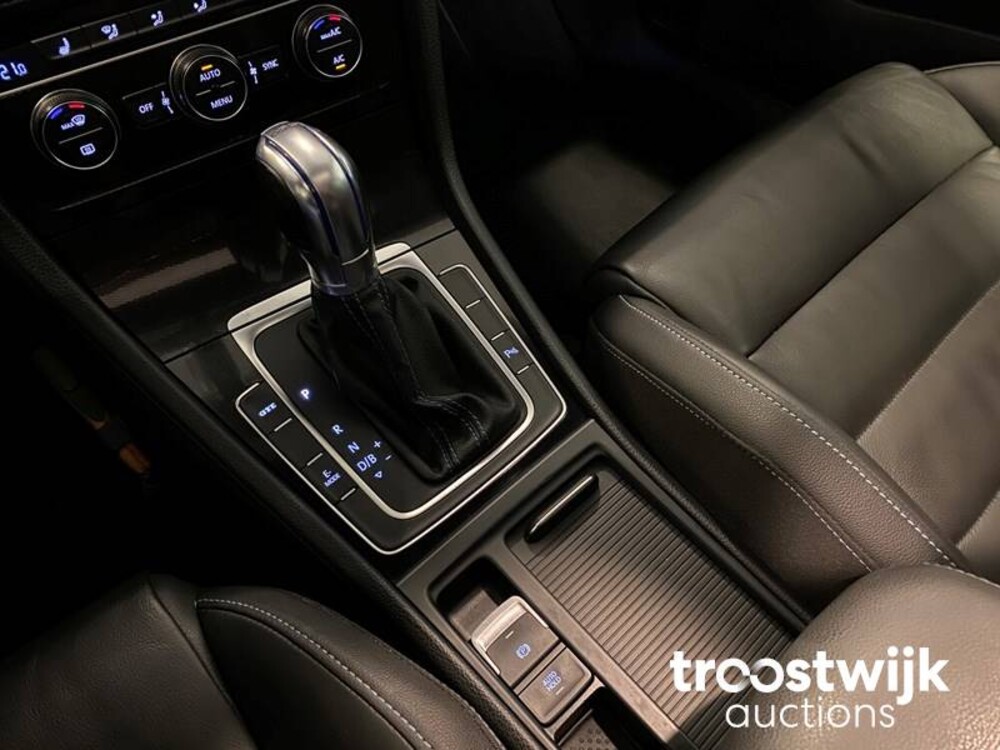 Volkswagen Golf GTE 1.4 TSI Car