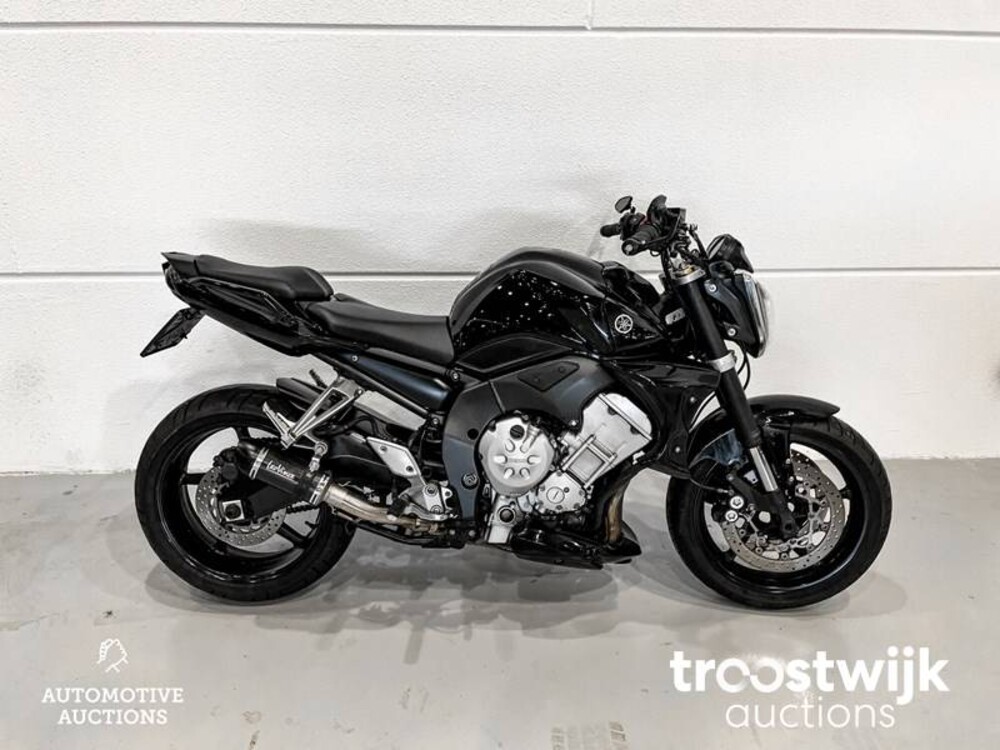 Yamaha Tour FZ1 Fazer Motorcycle